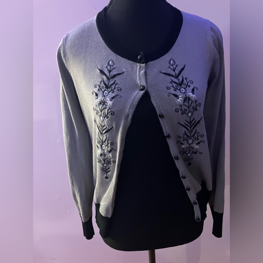 Grey peacock cardigan size L